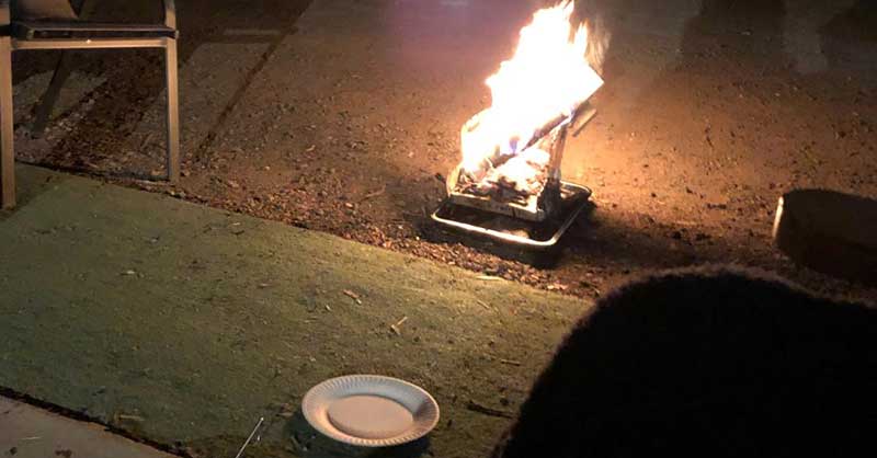 enjoying the ideal Campfire's strong smoke-free heat